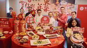 提供外籍生體驗台灣春節圍爐文化    鄧師傅功夫菜從在地深耕走向國際市場