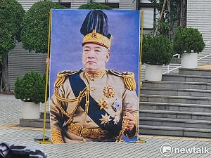 快訊》擺賴清德「登基」照 藍白諷「清德宗元年」