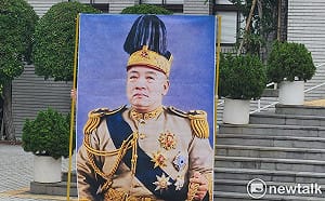 快訊》擺賴清德「登基」照 藍白諷「清德宗元年」