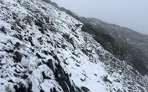 雪霸國家公園迎入冬初雪  山友拍攝雪山北峰雪景積雪約 1 公分