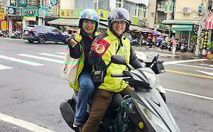 不跑行程跑民意    薛兆基三進左營莒光市場有亮點