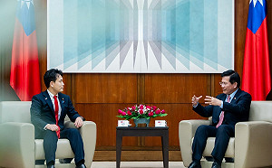 日議員妻曾被迫登載「中國台灣」 林佳龍感謝修法：台灣就是台灣