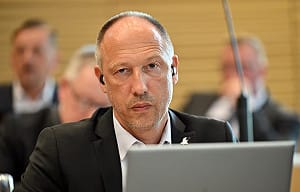 這兩人為俄國工作？德極右派議員涉要軍事機密給俄 美特使陷通外疑雲