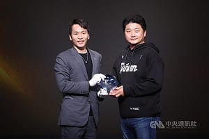 曾豪駒獲精英獎最佳教練　強調與教練團共享榮耀