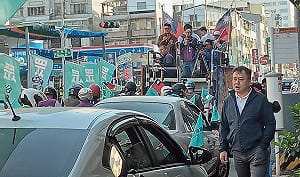 莫忘行憲紀念日！民眾黨高雄車隊集結反對毀憲亂政