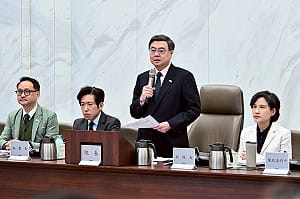 停砍公務人員年改案  行政院：副署不執行並聲請釋憲