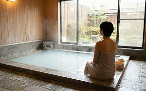 冬天泡湯竟成索命關卡？醫揭「致命三段式」：溫差是關鍵