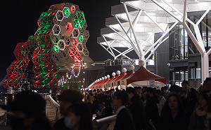 《高流聖誕趴》、「金勾TREE」帶動打卡熱  破15萬人齊聚高雄愛河灣過聖誕