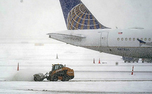 美國冬季風暴強襲！紐約準備迎接深雪  逾1100個航班取消