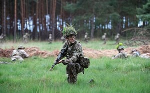 讓年輕人體驗軍旅生活　英國國防部將推動兩年制帶薪實習計畫