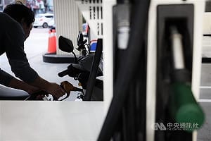 中油汽柴油29日起各漲4角　95無鉛每公升28.3元