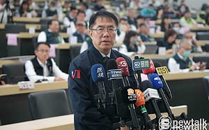 黃偉哲大轉彎宣布營養午餐免費  鄧凱勛：是在炫富嗎？