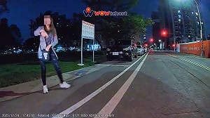 桃園駕駛倒車教訓肉身佔車位引網熱議！律師點出嚴重後果