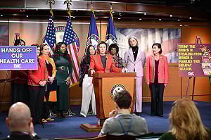 裴洛西：民主黨將在美國期中選舉後重新掌握眾議院