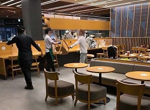 失聯移工大鬧台中連鎖咖啡廳！2店員受傷提告