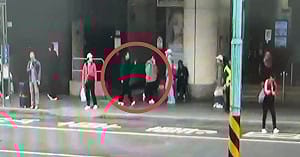 新店公車上起口角！女嗆情侶「第一個殺你」 遭告恐嚇警傳喚