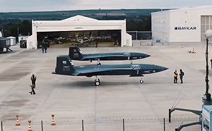 (影) 土耳其無人機空戰實力驚人! 新型穿透彈藥、自主編隊飛行震撼亮相