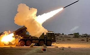 印度成功試射遠程火箭! 「皮納卡」命中120公里外目標 陸軍當天就下大單