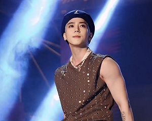 畢書盡遭路人寫大字報痛罵！男子判拘役120日