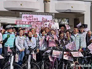 行動政府行動正能量  妃妃鐵馬37區正式啟程  支持者相挺凍蒜聲不絕於耳