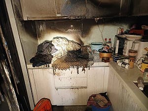 夫妻吵架失控！台中高樓深夜火警  30歲女火燒廚房驚動百人疏散