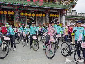 從東山再起到8連勝  陳亭妃鐵馬行動政府　民調支持度5成6穩居第一