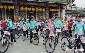 從東山再起到8連勝  陳亭妃鐵馬行動政府　民調支持度5成6穩居第一