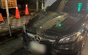 北市賓士遭潑糞便超噁畫面曝光！警點出關鍵恐難構成毀損罪