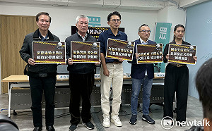 批政府賴帳警消退休金　黃國昌提團體訴訟、酸賴下鄉面對警消 