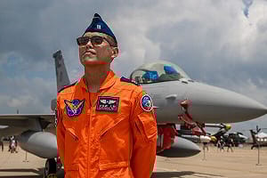 F-16V夜航訓練花蓮外海失聯! 失蹤飛官辛柏毅飛行總時數達611小時