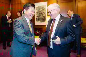 歐洲議會議員團赴金門隔海眺望 林佳龍：親身體會「台灣站在民主最前線」