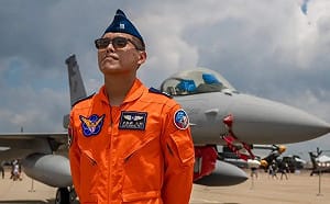 F-16飛官辛柏毅國中曾奪標槍冠軍！老師哽咽：只求能被平安找回來