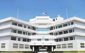 27歲海軍中士11樓墜樓砸車「仍有生命跡象」搶救! 艦指部配合調查