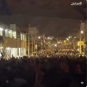 (影) 美軍要打了 快逃! 24小時3專機 俄急徹伊使館人員 伊警高層也遭擊斃