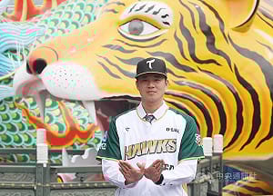 黃子鵬加盟台鋼雄鷹  前隊友林立：我會注意你