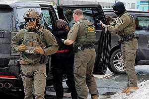 美國土安全部長：將對明尼蘇達州增派數百人員