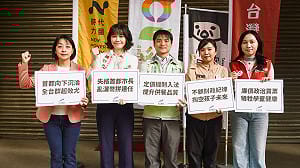 批蔣萬安帶頭灑幣買票！台灣前進陣線：營養午餐免費犧牲學童健康