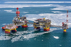 (影) 再次打擊俄能源設施！ 裏海3石油採集平台遭炸 被迫停產