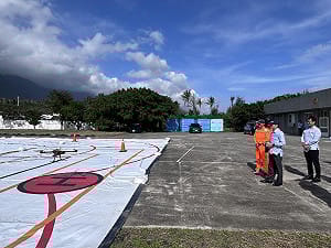 以身作則推動「人人皆飛手」政策  海巡署長、副署長相繼考取無人機證照　