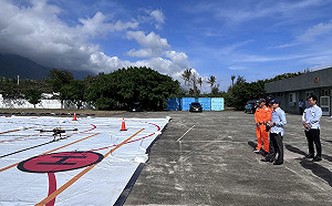 以身作則推動「人人皆飛手」政策  海巡署長、副署長相繼考取無人機證照　