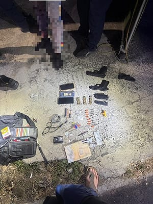 南投警方追捕毒品通緝犯　起獲改造手槍與海洛因