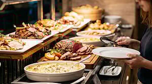 30歲女子大餐後腹劇痛過世！醫曝關鍵：「這數值過高」不可擅自停藥