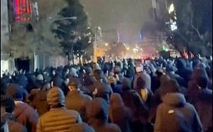 設立檢查站、切斷網路、發警告簡訊  BBC：伊朗正阻止民眾發起反政府示威