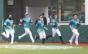 台鋼雄鷹公布球員談薪結果　王維中月薪60萬元