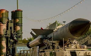 (影) 伊試射「洲際飛彈」示威! 美航母逼近、12架F-15E集結 以防空滿載