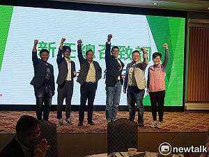 (影)中市議會民進黨團交接日特殊意義 總召周永鴻：今天是美國馬丁路德日