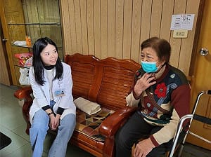  偏鄉長輩復健路迢迢！扶輪社與醫療院所攜手  補位長照交通缺口