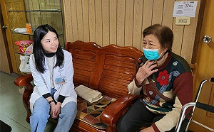 偏鄉長輩復健路迢迢！扶輪社與醫療院所攜手  補位長照交通缺口
