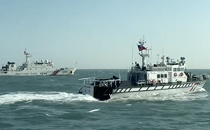 中國海警編隊闖金門限制水域　海巡不畏強風巨浪強勢驅離