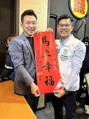 藍營提名陷僵局 白營出手挺江啟臣 吳皇昇：爆發力、擴展性都最強